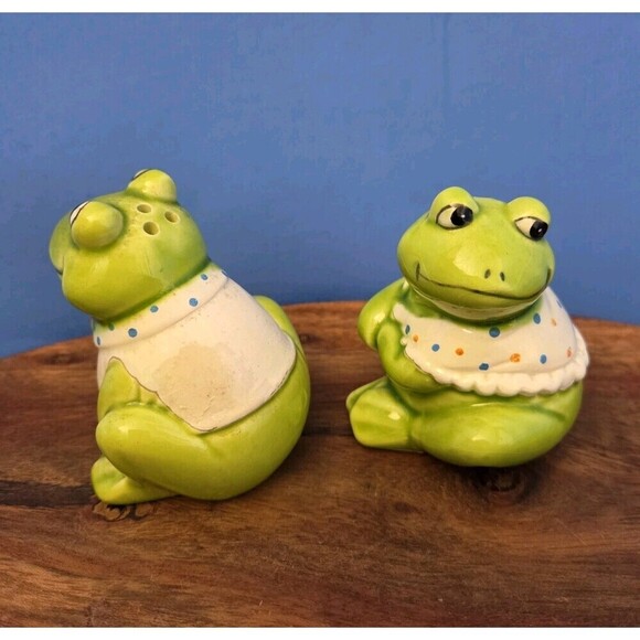 VTG OTAGIRI Anthropomorphic Frog Couple Adorable Salt & Pepper Shaker Set - Picture 5 of 10